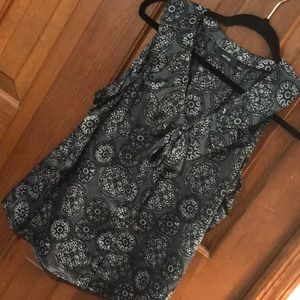 Lack and grey sleeveless blouse